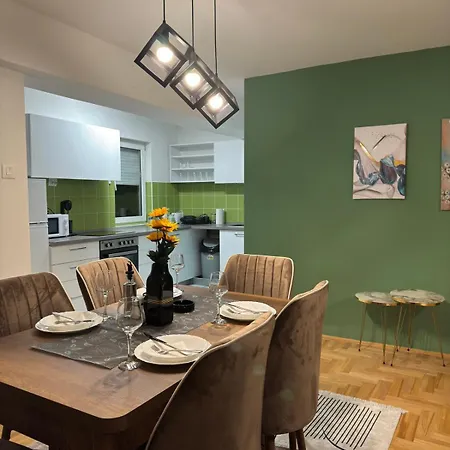 A Cozy Retreat Apartment Скопие Екстериор снимка